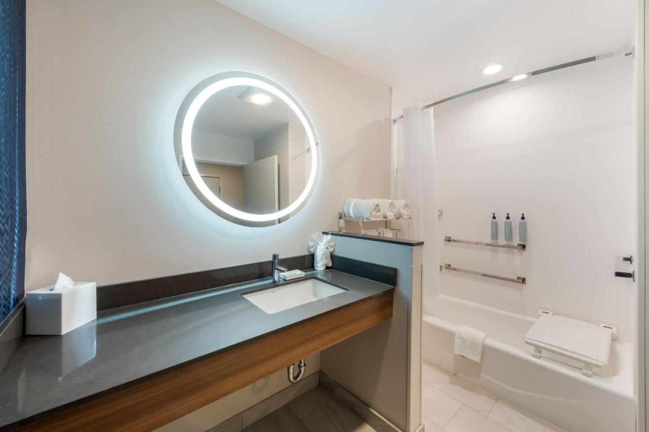 Fairfield By Marriott & Columbus 2*